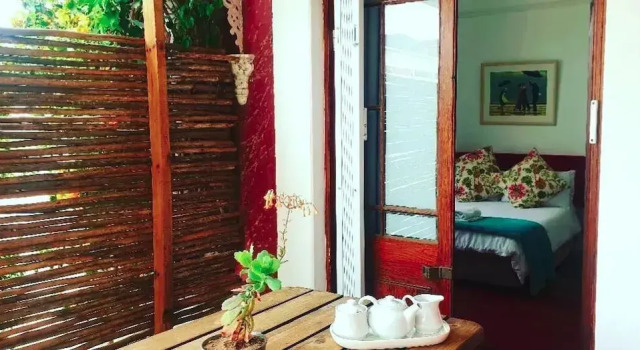 Семейный люкс с видом на внутренний двор Kelkiewyn Guesthouse Caledon