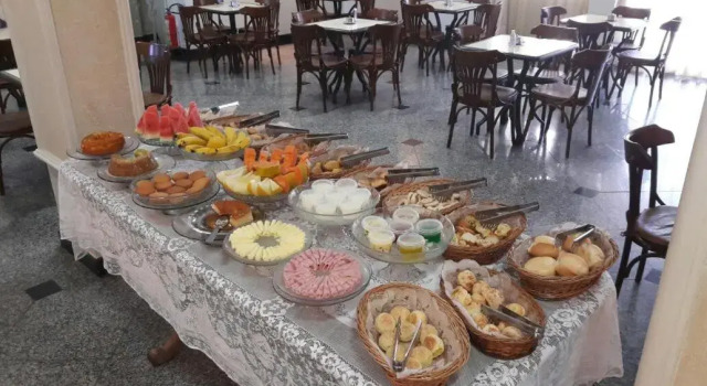 Hotel Apollo, Забронировать Отель Отели в центре Уберландия, в центре, Парковка, Завтраки