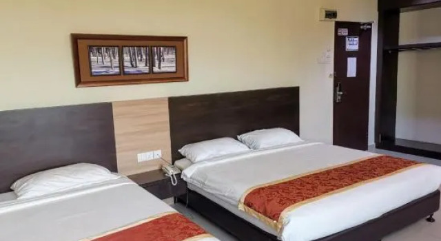 Четырёхместный номер Deluxe Hotel Centre Point Tampin