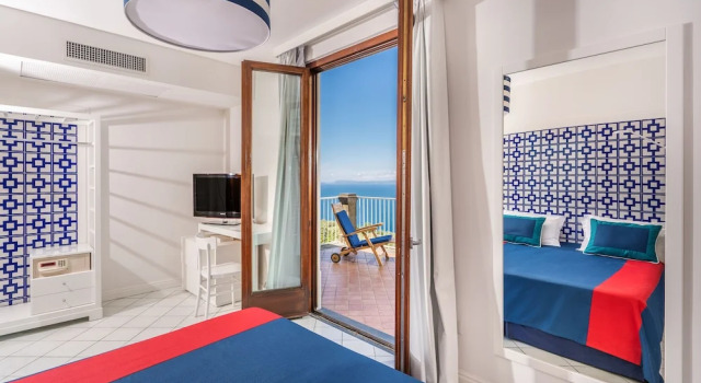 Двухместный номер Deluxe с балконом и с видом на море Hotel Torre Barbara