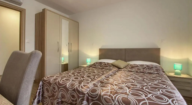 Charming villa Marisol 200m from the beach, Забронировать Вилла Коттеджи Баньоле, Коттедж