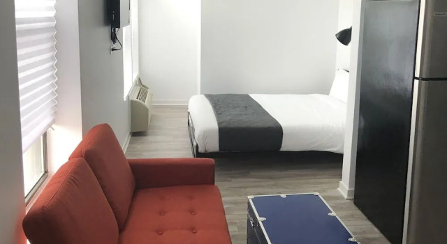 Ginosi 747 Apartel, Buchen Sie Aparthotel Hotels in Illinois mit Parkplatz, Parkplätze