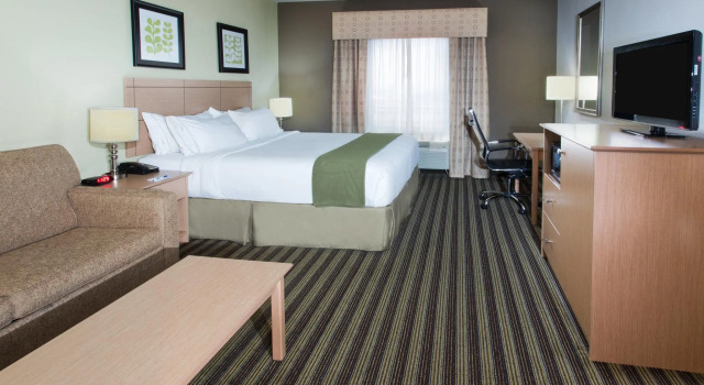 Двухместный номер Standard Holiday Inn Express Hotel & Suites Alvarado by IHG