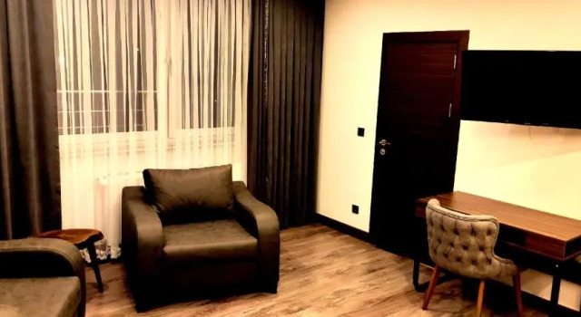 Полулюкс Deluxe Hotel Yaman