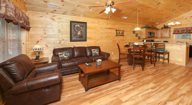 651 Country Oaks Dr Cabin, Забронировать Дом для отпуска Виллы Пиджен-Фордж, рядом с Развлекательный центр Lazer Port, Вилла