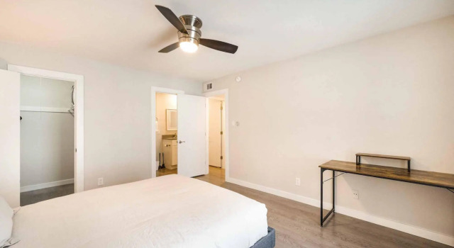Stylish 1BR Near UT Mueller Evonify, Foglalás Szálloda Austin Greater Austin