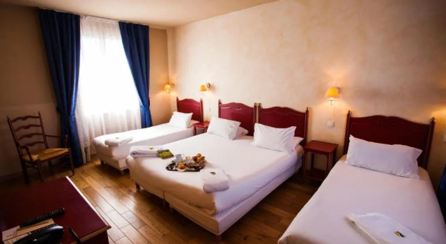 Семейный номер Standard Logis Hotel Les Vignes Blanches