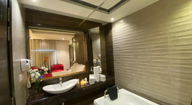 Номер Deluxe Lahore Continental Hotel
