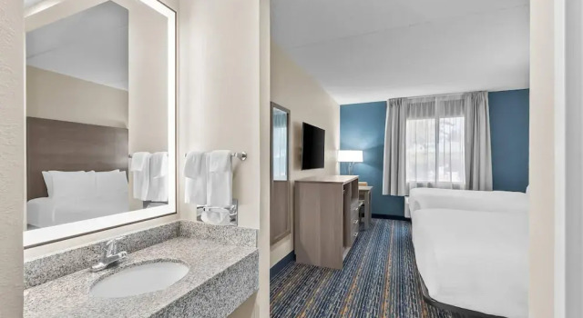 Standard Vierer Zimmer Quality Inn & Suites Shepherdstown