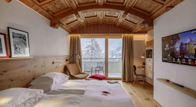 Двухместный номер Superior с балконом Swiss Alpine Hotel Allalin