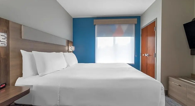 Люкс Executive с 2 комнатами Holiday Inn Express Crystal River by IHG