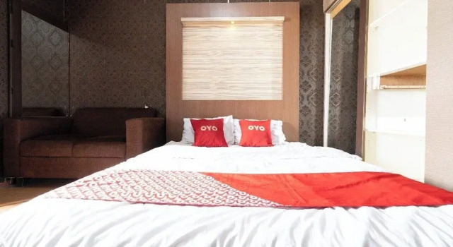Номер Standard OYO 93945 The Suite Metro Apartemen By Sa