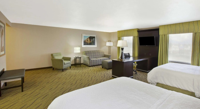 Четырёхместный люкс Hampton Inn & Suites - Elyria