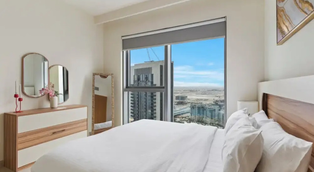 Elegant 1BR with Panoramic Views