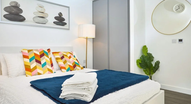 Immaculate 2-bed Apartment in London, Забронировать Апартаменты/квартира Лондон Большой Лондон, рядом с Гринвичский центр культурно-исторического наследия