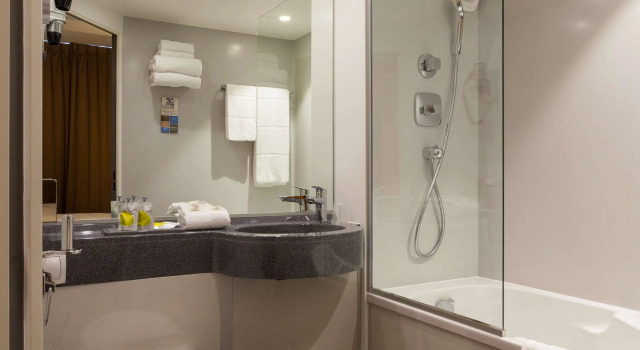Трёхместный номер Standard Hôtel Kyriad Rennes Centre Gare
