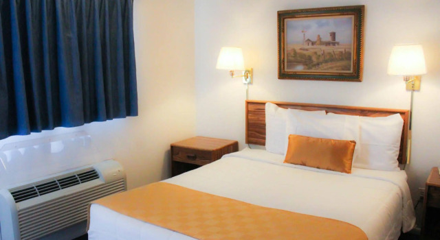 Chaparral Motor Inn