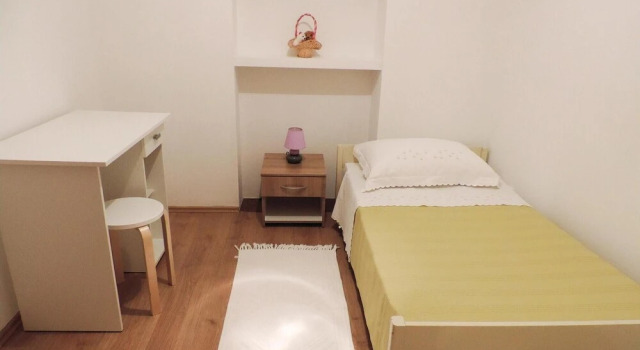 Awesome Home in Labin With Wifi and 3 Bedrooms, Rezervovat Hotel Hotely v Labin s parkováním, Parkování