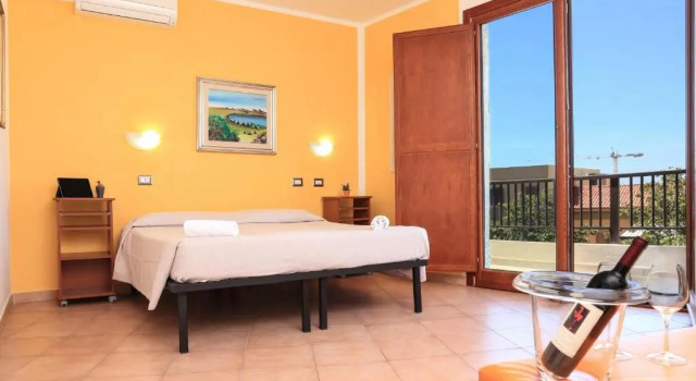 Трёхместный номер Classic с частичным видом на море Hotel Villa Piras