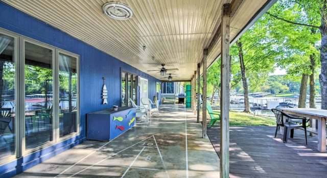 Коттедж Boat Dock + Slides: Lakefront Gravois Mills Home