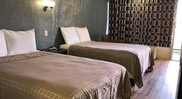 Четырёхместный номер Standard Best Value Inn Garland, TX