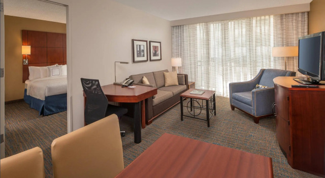Четырёхместный люкс c 1 комнатой Residence Inn Bethesda Downtown
