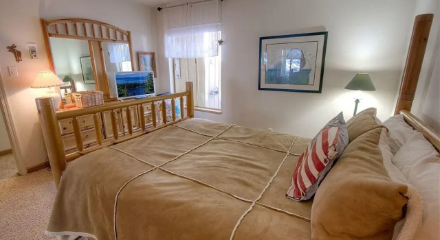 Whispering Wood 3 Bedroom Home by RedAwning