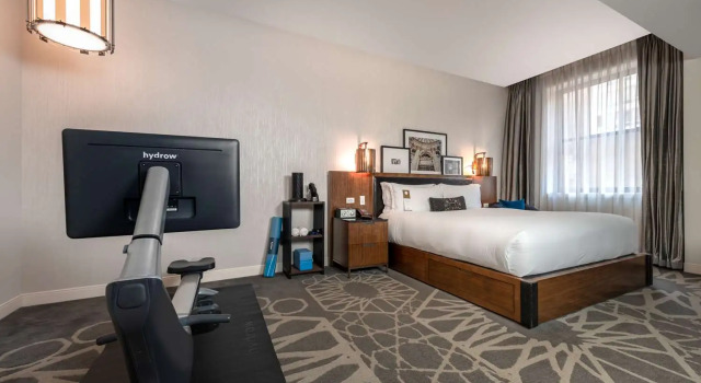 Двухместный номер Wellness LondonHouse Chicago, Curio Collection by Hilton