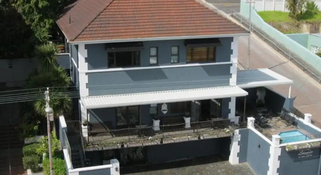 Leeuwenzee Guesthouse - Court Yard With Self Catering, Забронировать Гостевой дом Отели Cape Peninsula с парковкой, Парковка