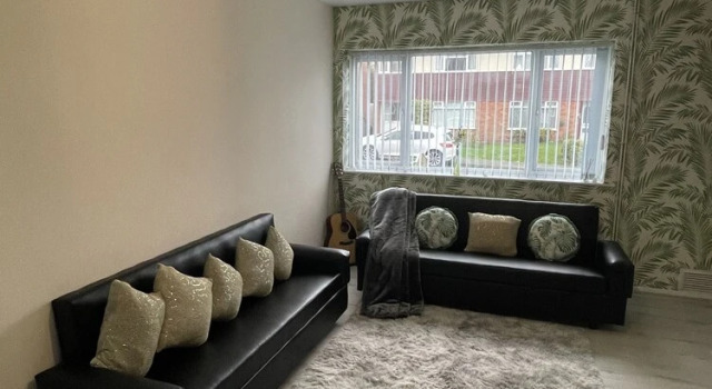 Spacious 3-Bedroom house, Varaa Hotelli Wolverhampton West Midlands