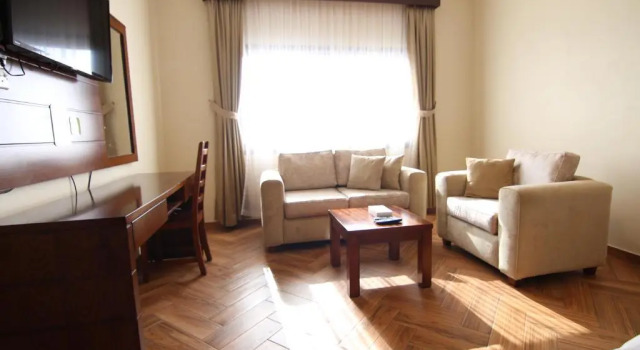 Al Jar Resort - Families Only, Забронировать Курортный отель Отели Эль-Мадина с бассейном, Бассейн
