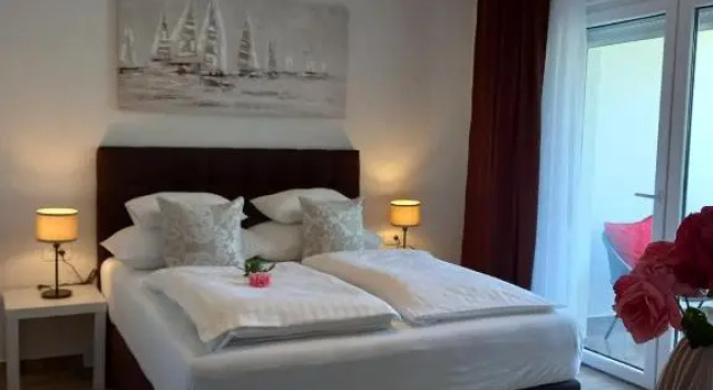 Люкс Deluxe Garfild 1 Guest House