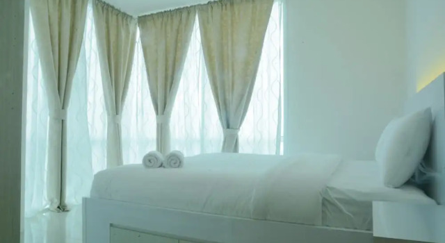 2 Bedrooms Woodland Park Apartment by Travelio, Book Lejlighed Hoteller i Jakarta med parkering, Parkering