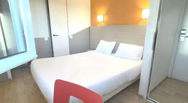 Трёхместный номер Standard Première Classe Martigues