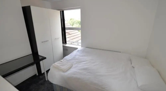 Modern Holiday Home in Coventry Near the Centre, Rezervați Hotel Coventry West Midlands, aproape de SkyDome Arena