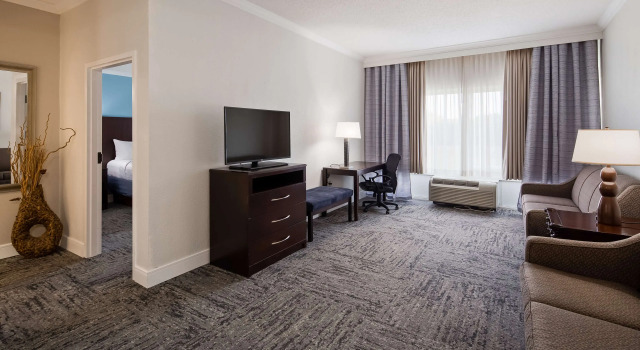 Двухместный люкс с 2 комнатами Best Western Plus Ambassador Suites