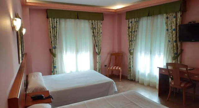 Двухместный номер Standard с балконом Hotel Real de Castilla