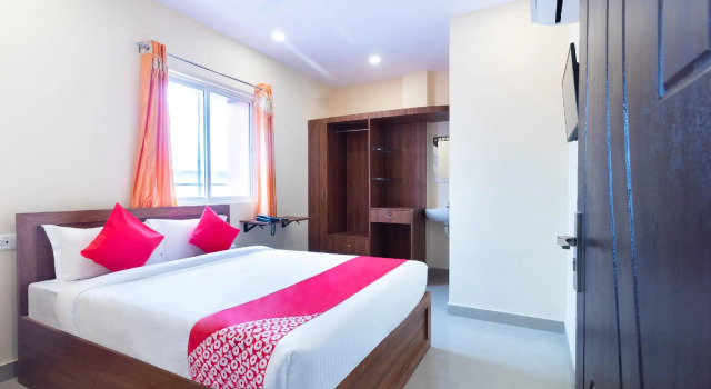 OYO 30744 The  Gate, Rezerwuj Hotel Begumpet 