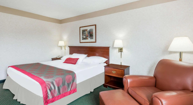 Двухместный номер Standard Ramada by Wyndham Strasburg Dover