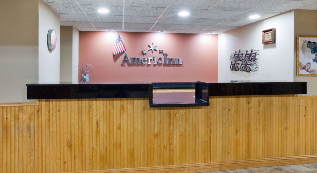 AmericInn by Wyndham Sartell, Varaa Hotelli Hotellit Minnesota pysäköinnillä, Pysäköinti