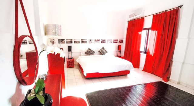 Black and Red Oberoi Villa, Rezervovat Vila Hotely v Bali se snídaní, Snídaně