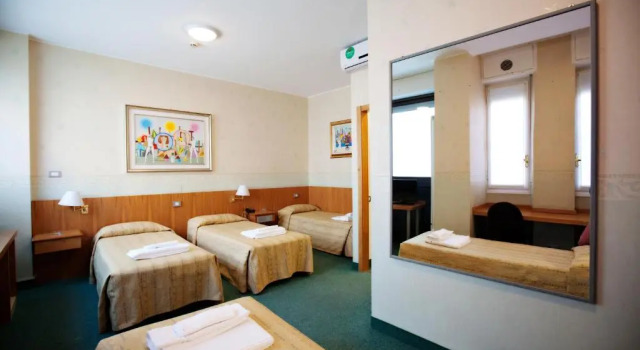 Четырёхместный номер Hotel Dei Fiori