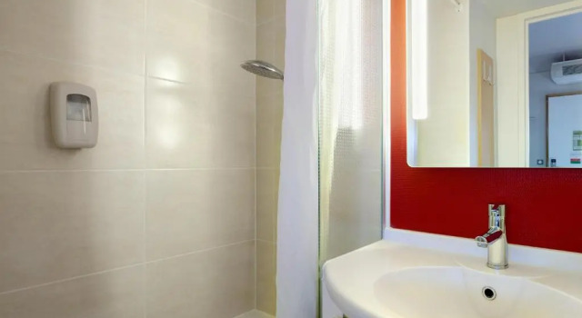 Четырёхместный номер B&B HOTEL La Rochelle Angoulins