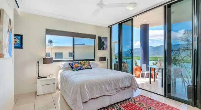 15th Floor, Cairns City Luxury, Забронировать Отель Бизнес-отели Кэрнс, рядом с Главный офис центра изучения дикой природы ZOO To You, 4* 5*