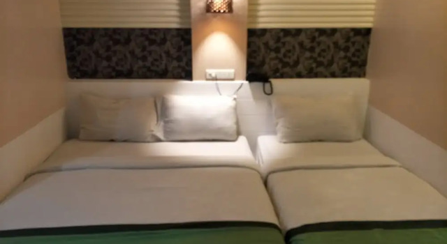 Трёхместный номер Economy Cozi Inn Hotel, Bangkok