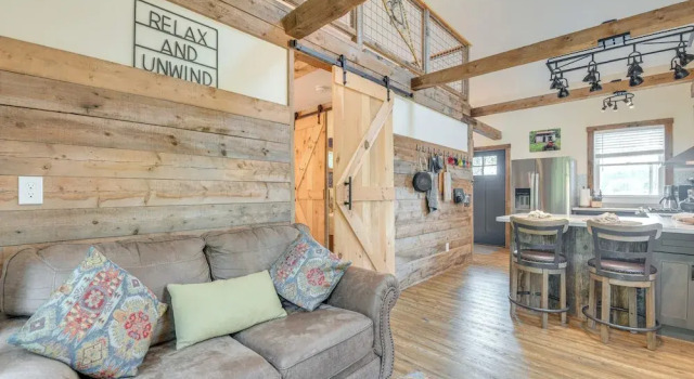 Коттедж Historic Charm + Modern Luxury: 6 Mi to Stowe Mtn