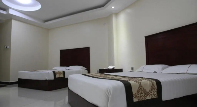 Четырёхместный номер Deluxe Namayiba Park Hotel