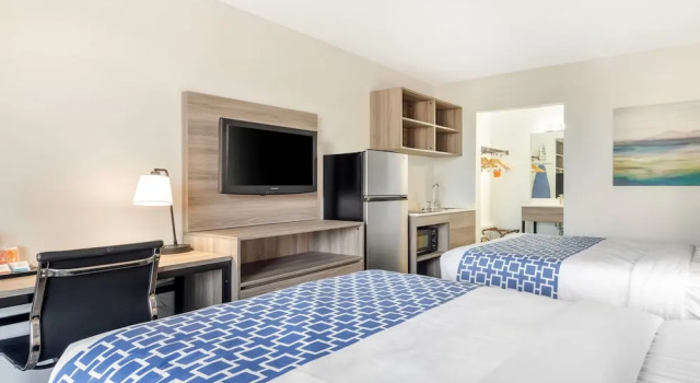 Четырёхместный номер Standard Suburban Studios Tysons Corner