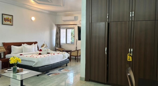 Полулюкс MJ Grand Hotel