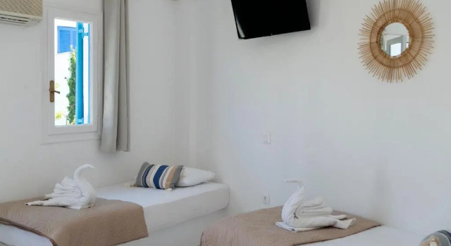 Четырёхместный номер Standard Hotel Marinos
